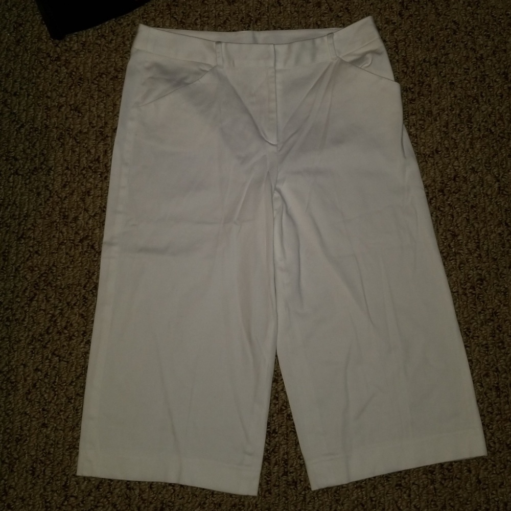 White capri